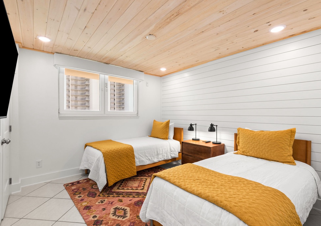 Guest bedroom