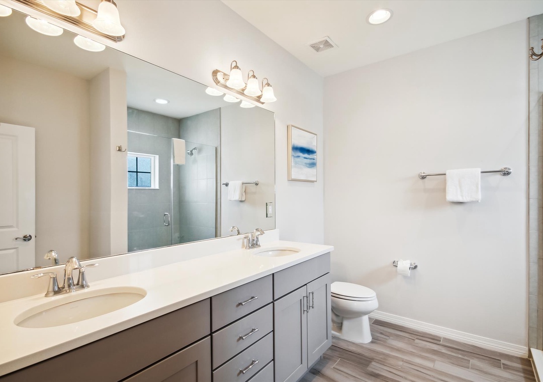 Lost Key Pelicans Paradise Guest Bathroom #1