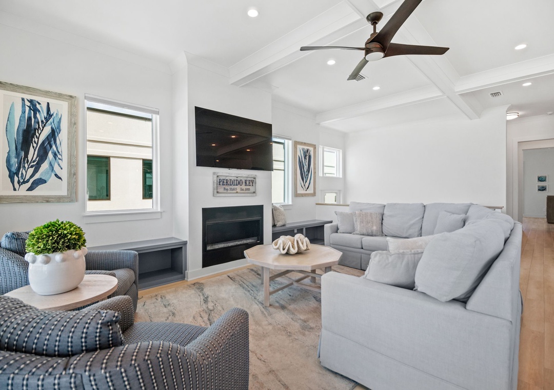 Vivianna #5 - Third Floor - Living Room