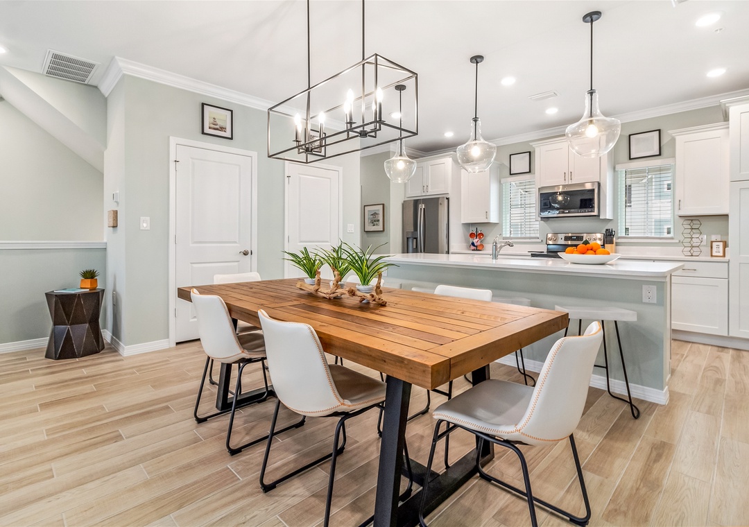 Lost Key The Macaw House Dining Room