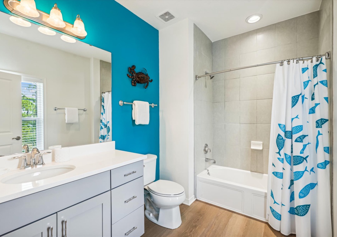 sealaviaupperlevelbath218a9947