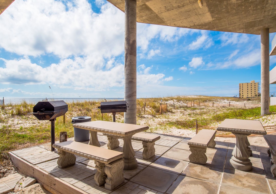 Windemere Resort Outside BBQ Area