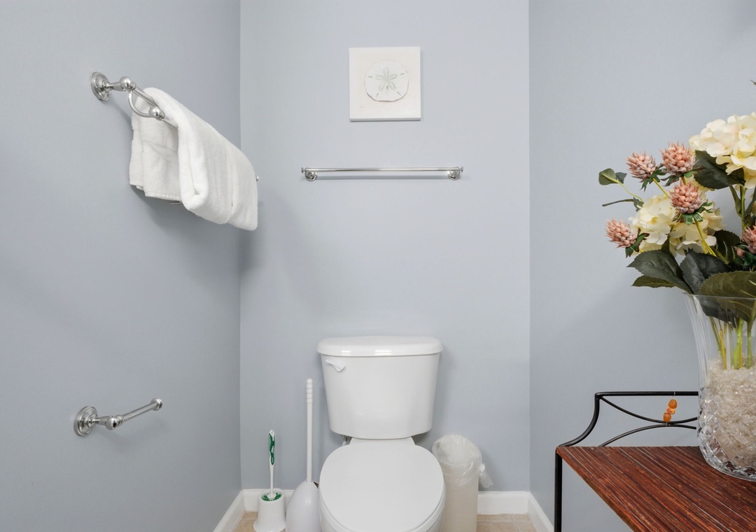 Windemere 906- Bathroom 1