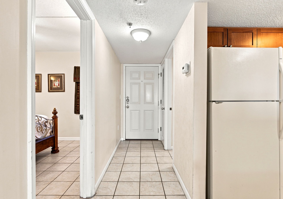 Ocean Breeze W 105- Your home away from home begins the moment you step through the door into this welcoming entryway with convenient kitchen access.