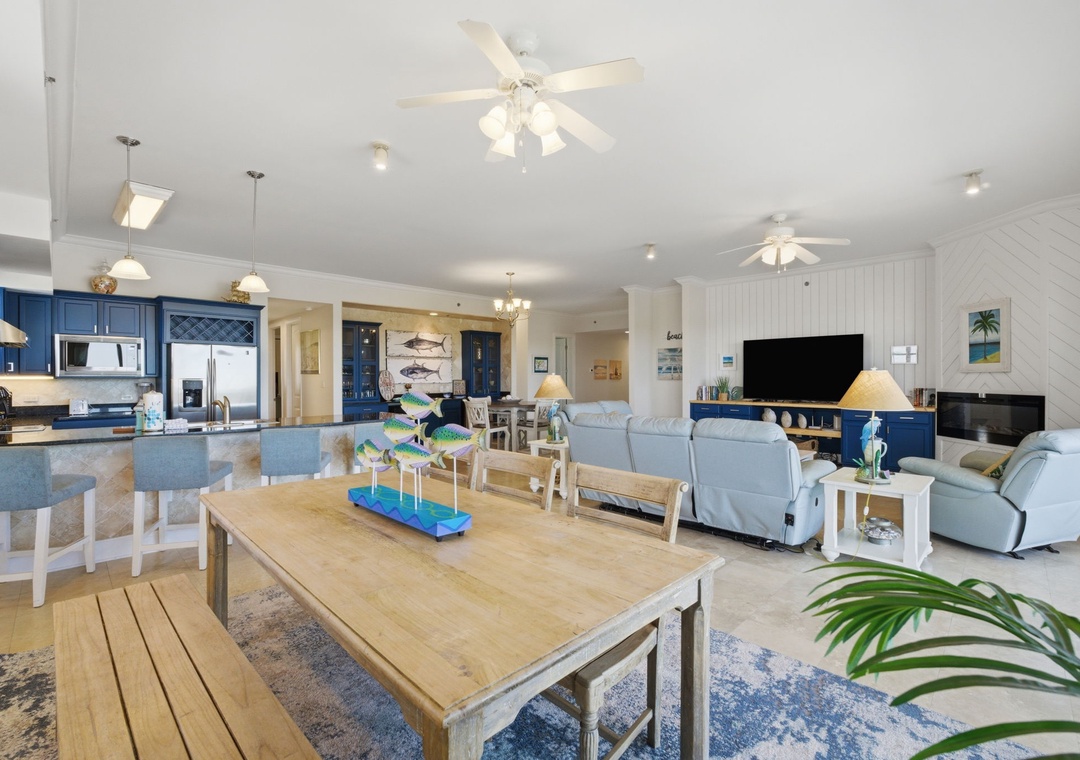 Sailmaker 901- Dining Area to Kitchen, Living Room & Wet Bar