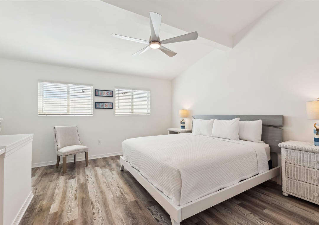 upper level-primary bedroom-126987_141