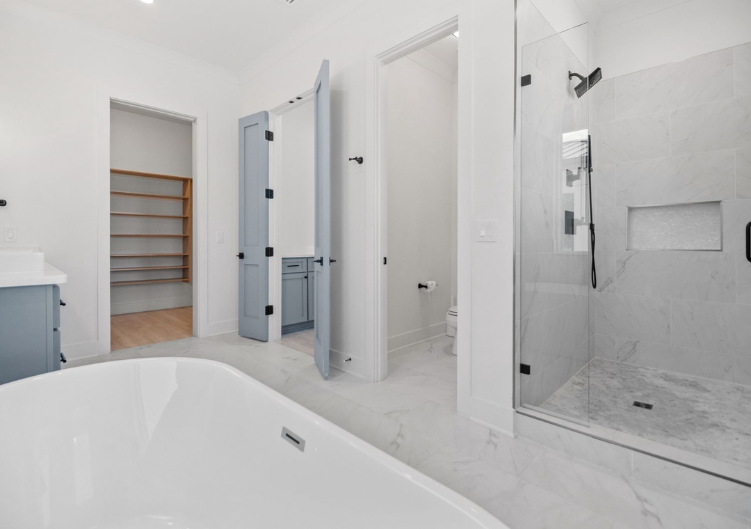 Vivianna #5 - Third Floor - Primary Bathroom 5