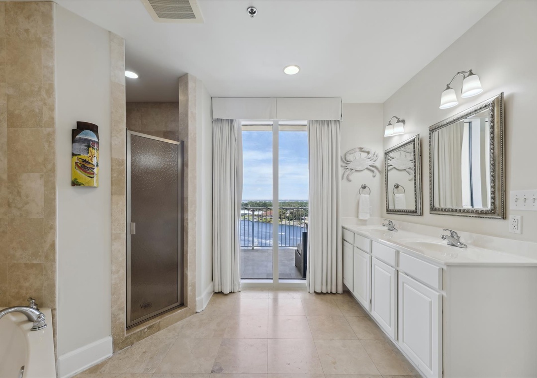 Sailmaker 901 Master Bathroom