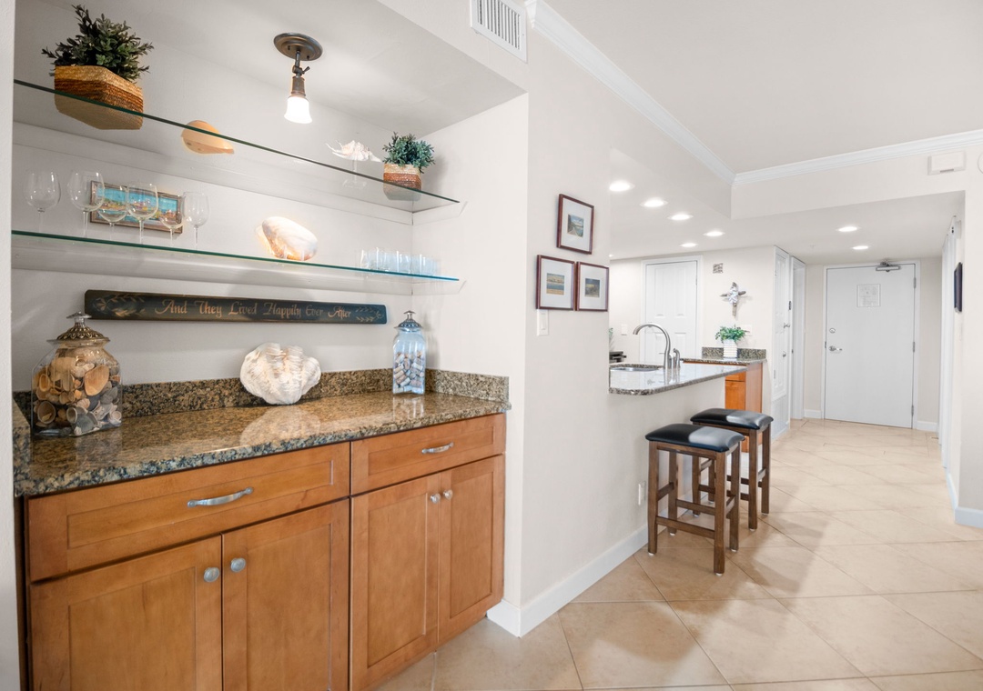 Sea Spray Unit 922 Sea Spray Unit 922 - Dry Bar