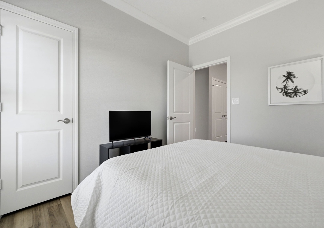 Kokomo- Bedroom 2 & TV