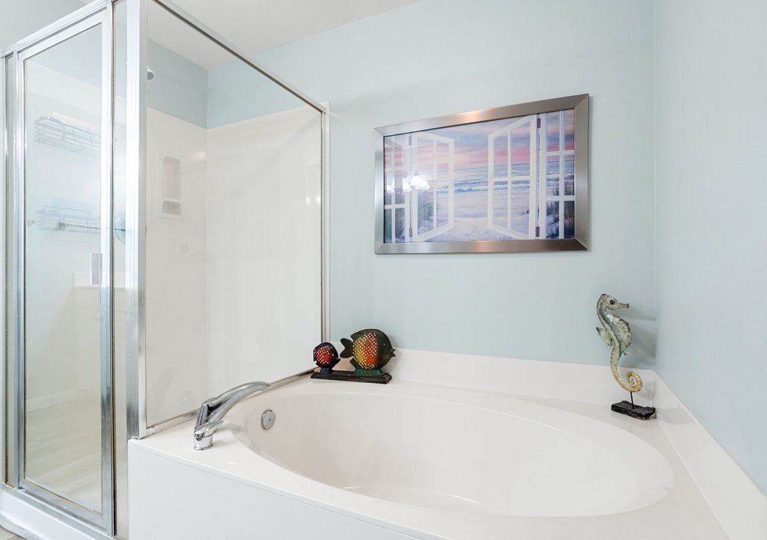 Windemere 803 - Bathroom 1 with Jetted Tub