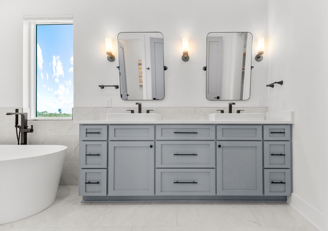 Vivianna #5 - Third Floor - Primary Bathroom 5