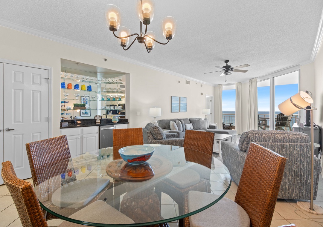 Palacio 404 Dining Room and Living Room