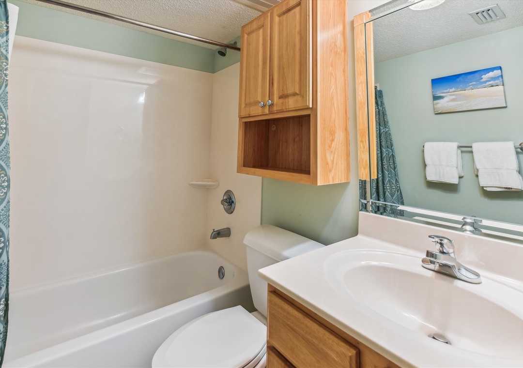 Sandy Key 817 Guest Bathroom #2