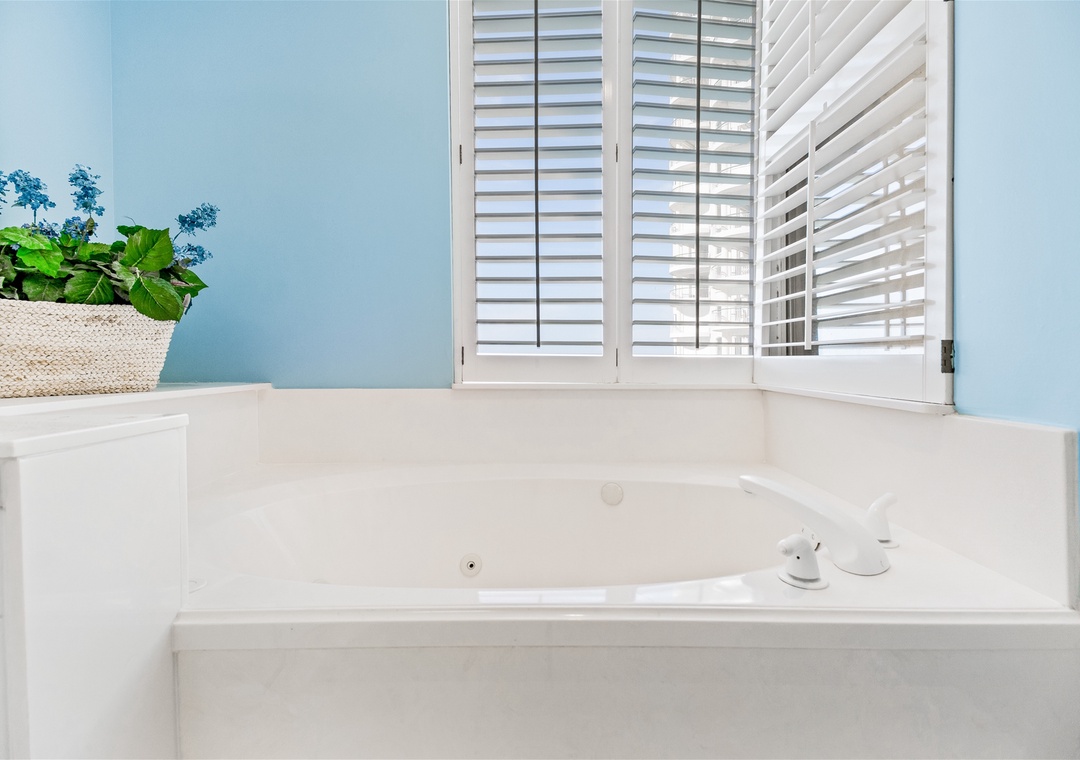 Beach Colony Tower 3D Master Bathroom Jetted Tub