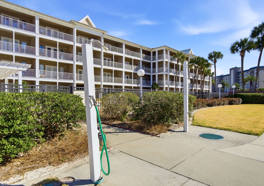 Grand Caribbean 411W- View of Outdoor Showers