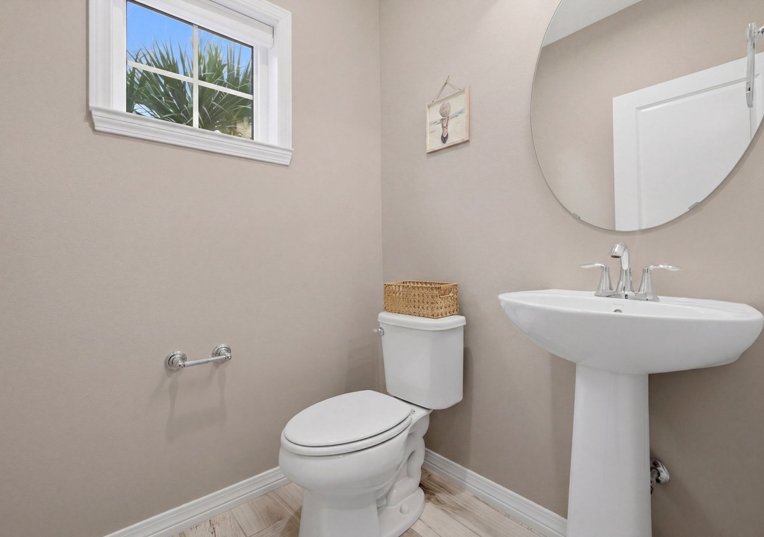 Salty Seagull- Bathroom 3