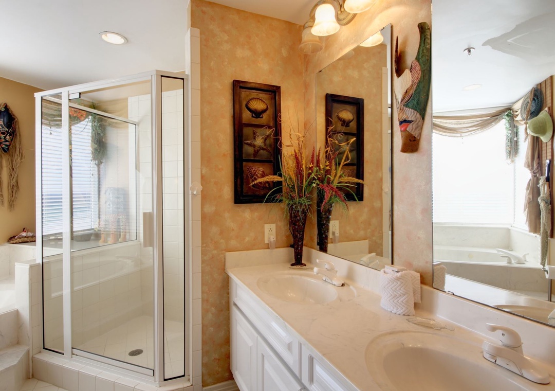 Beach Colony West 13A Master Bathroom Double Vanity