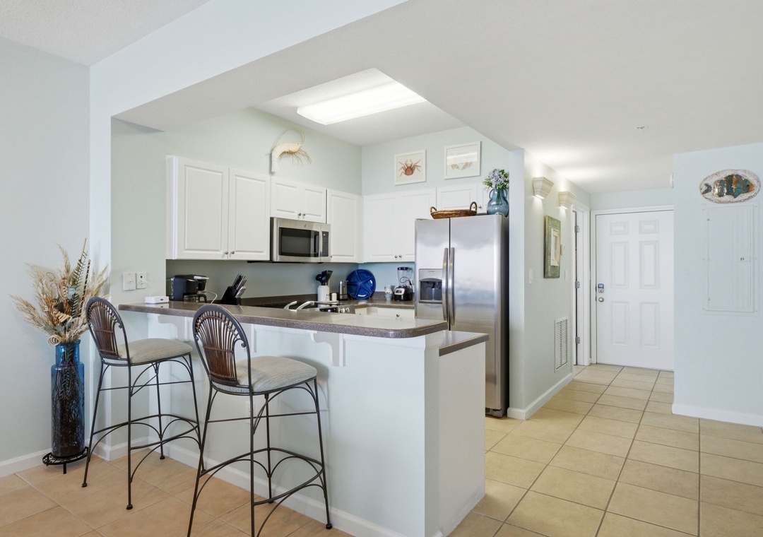 Windemere 906- Kitchen & Counter Height Sitting