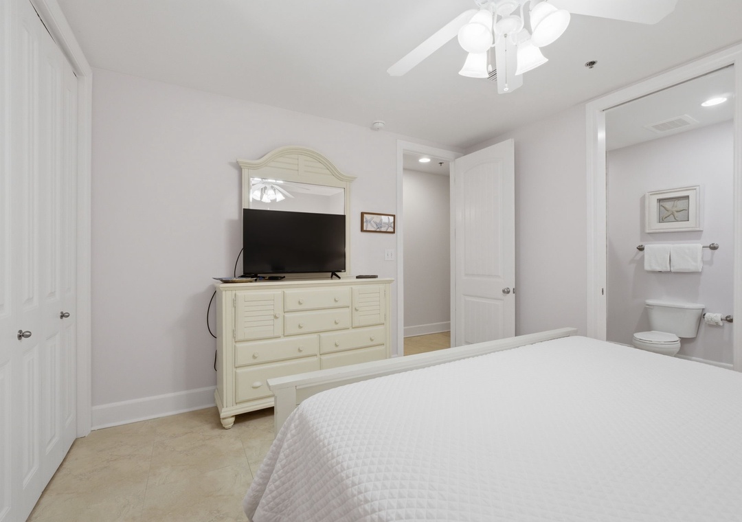 Sailmaker 901- Bedroom 2 & TV