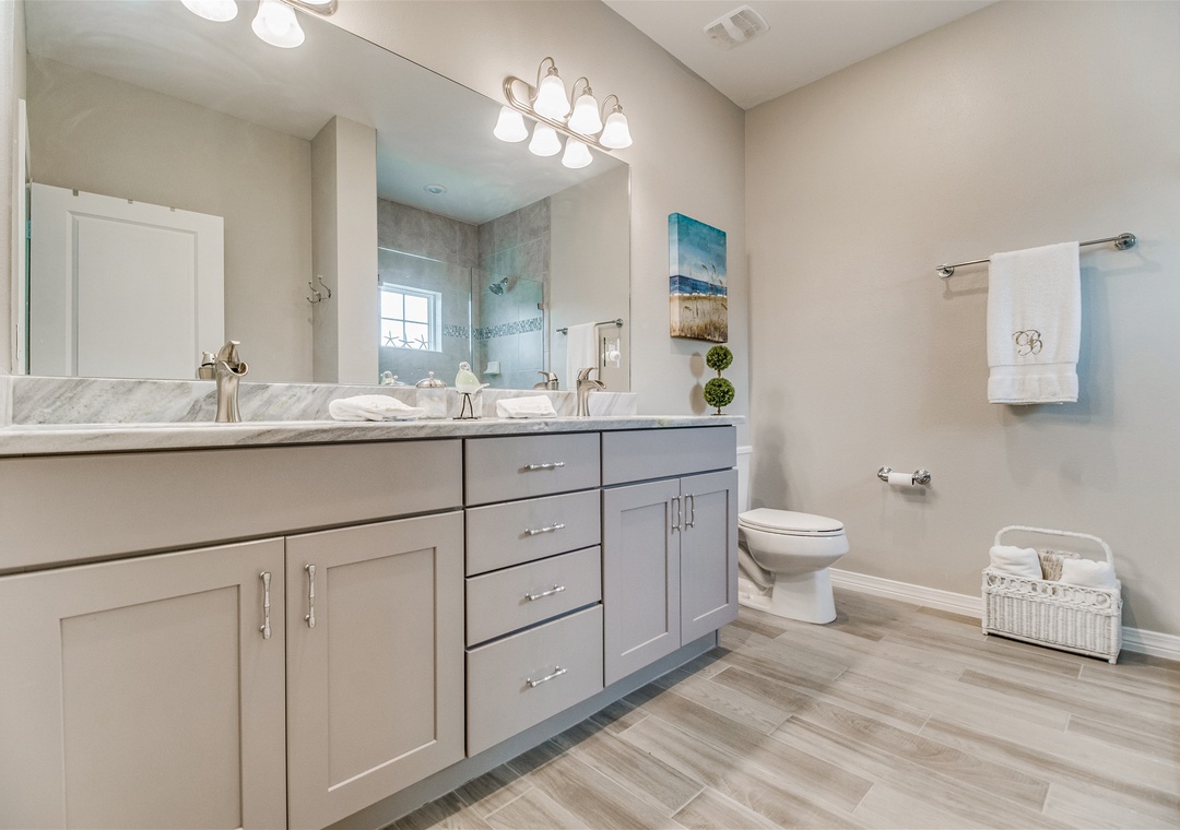 Lost Key Sugar Dune Retreat Guest Bathroom #1