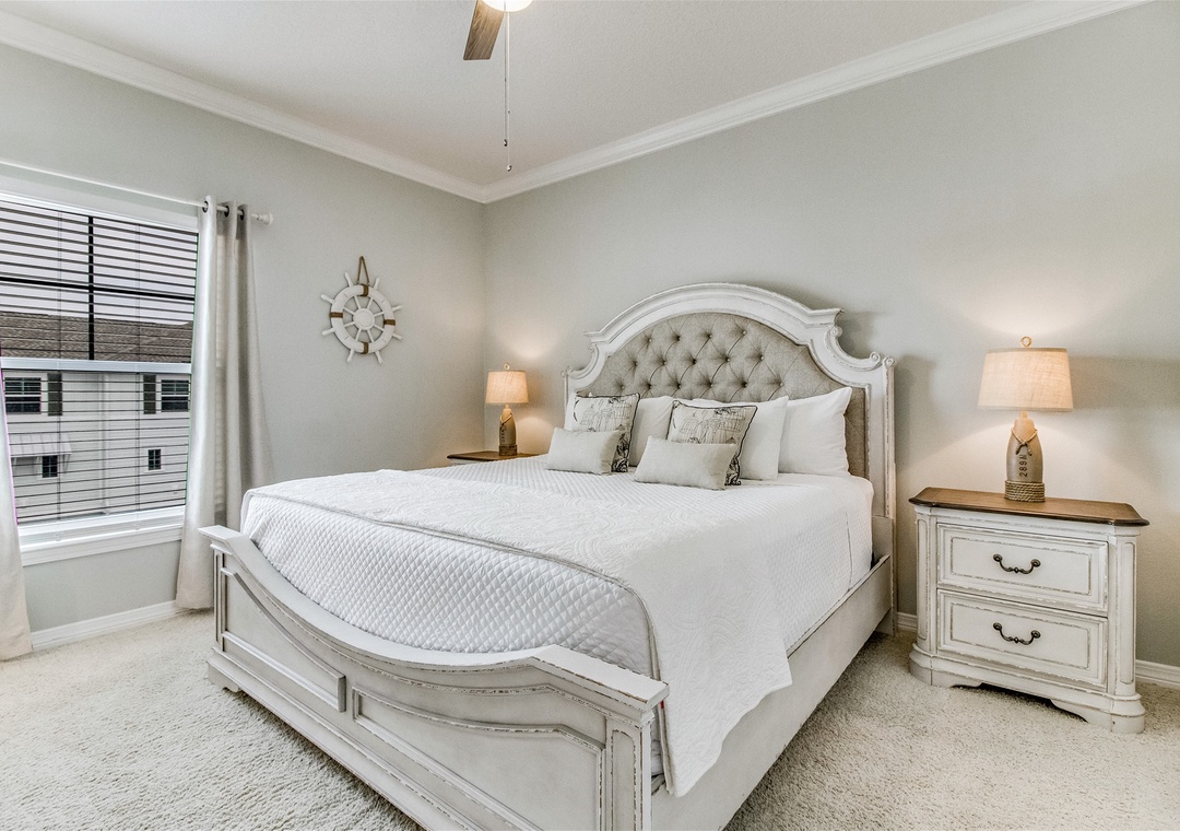 Lost Key The Happy Place Guest Bedroom #1 King Bed