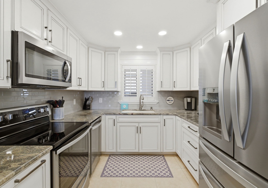 Sandy Key 718- Kitchen