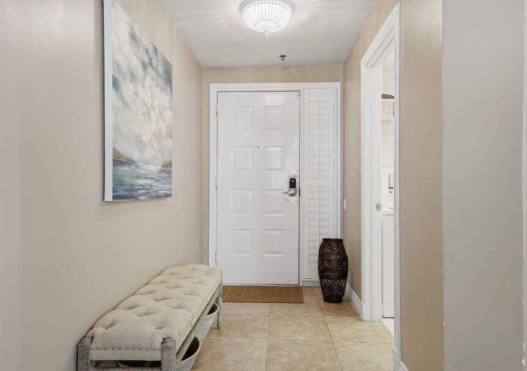 Beach Colony Tower PH1D- Unit Foyer