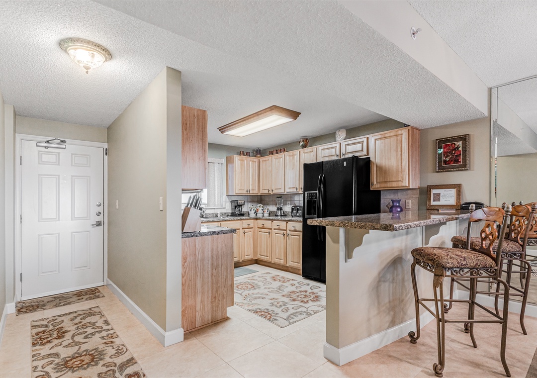 Sandy Key 826 Kitchen and Bar with Seating for Two