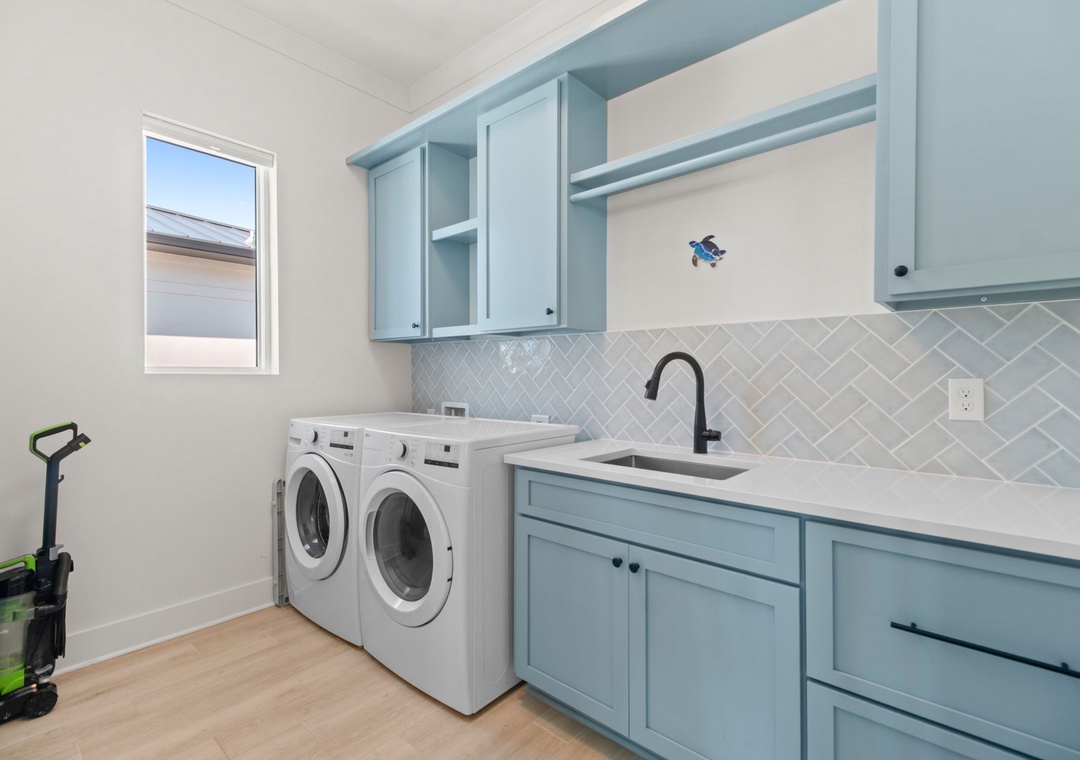 Vivianna #11- Third Floor - Laundry Room