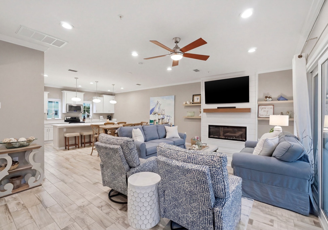 Salty Seagull- Living Room, TV & Fireplace