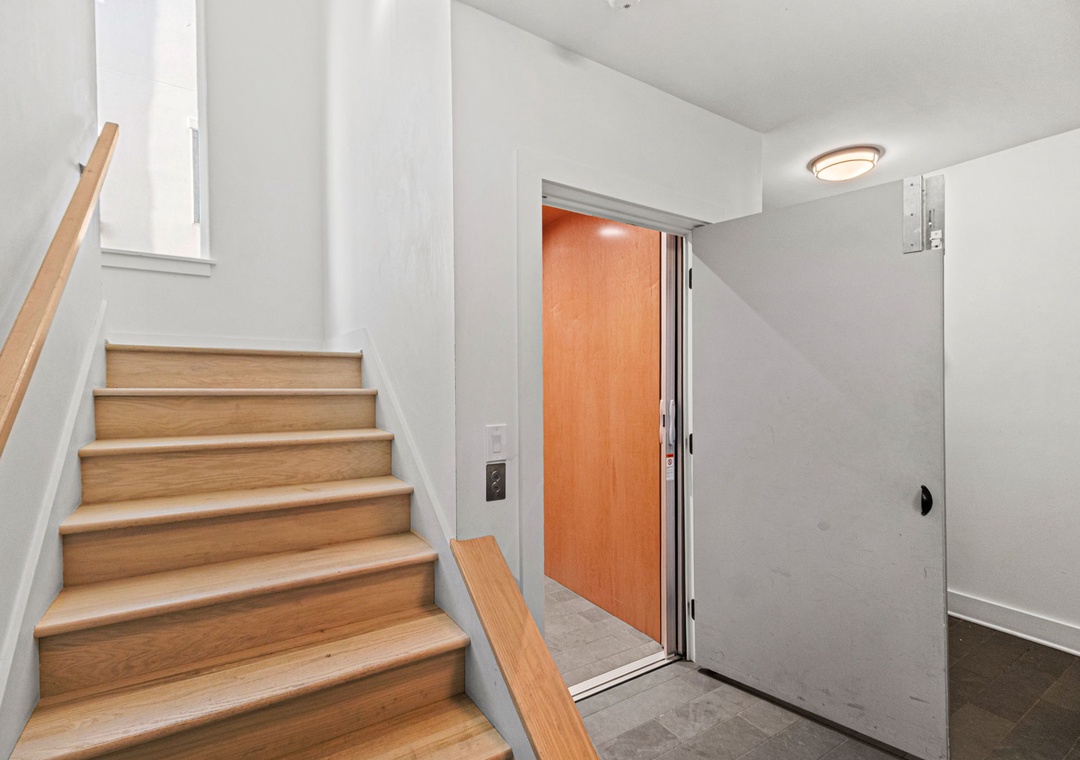 Ground Floor- Foyer & Elevator