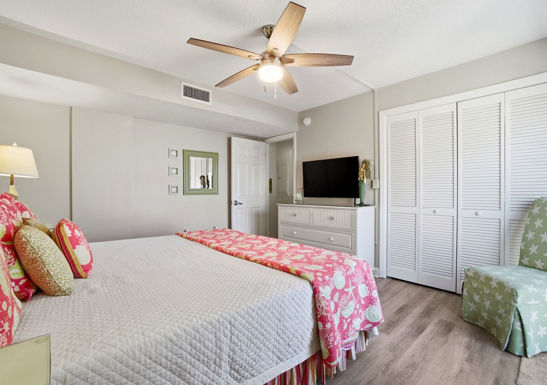 Sandy Key 821- Bedroom 2 & TV