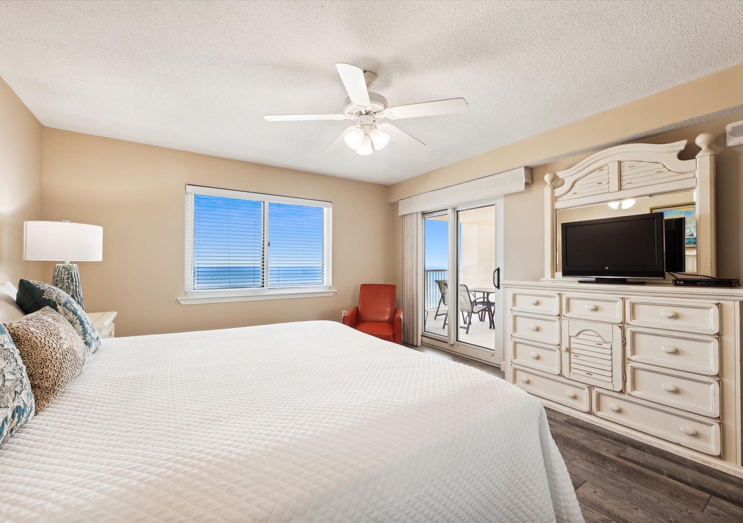 sandykey723primarybedroom18a2688