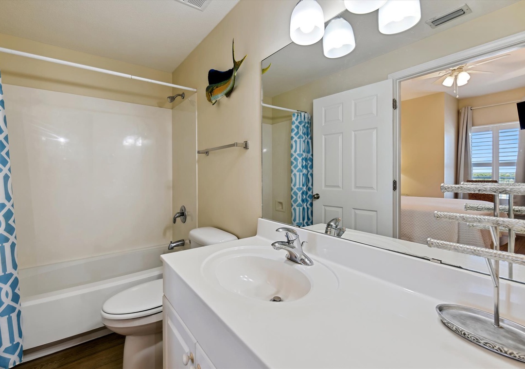 Windemere 706 Guest Bathroom #2