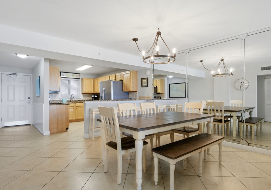 Sandy Key 318 Dining Room & Kitchen View