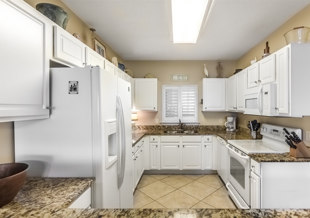 Sandy Key 131 Kitchen