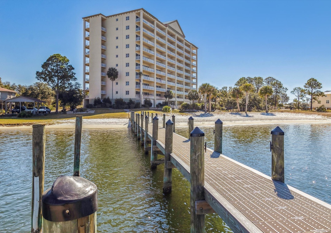 Sailmaker Place Dock And Rear Of Building