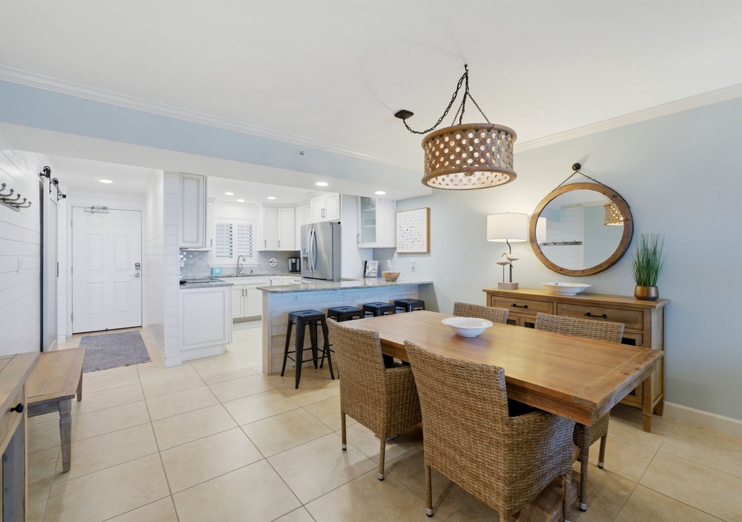 Sandy Key 718- Dining & Kitchen