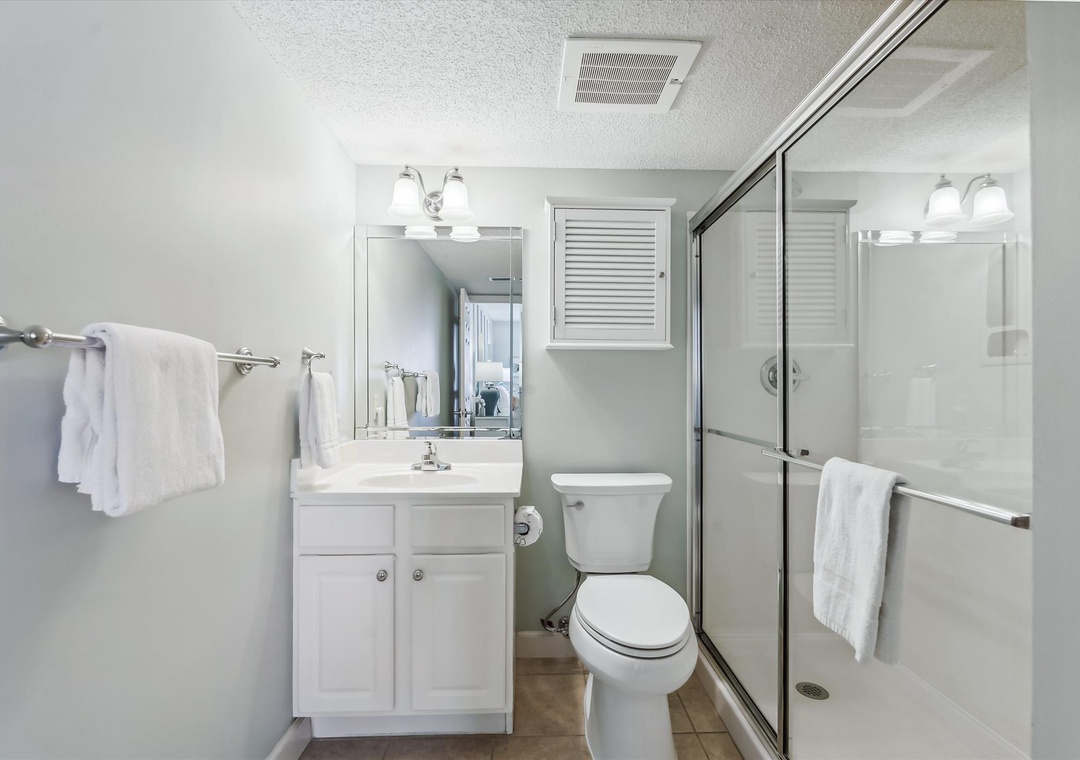 Sandy Key 622 Primary Bath-128539086