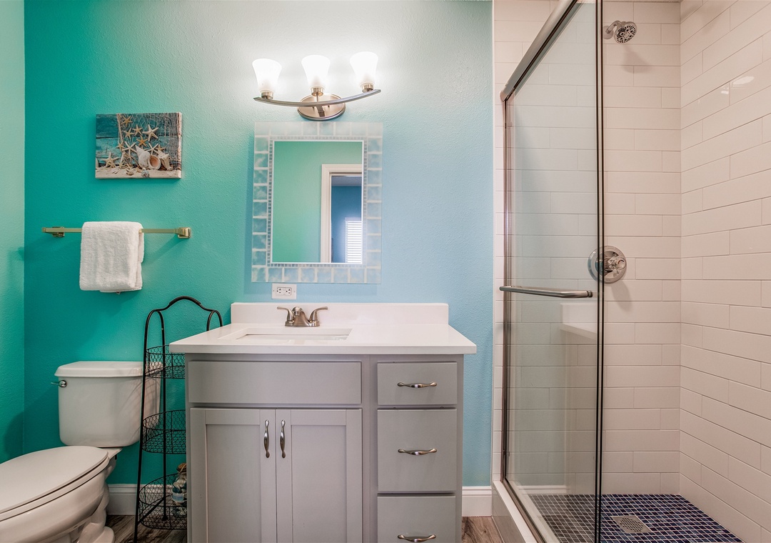 Spanish Key 206 Guest Bathroom #1