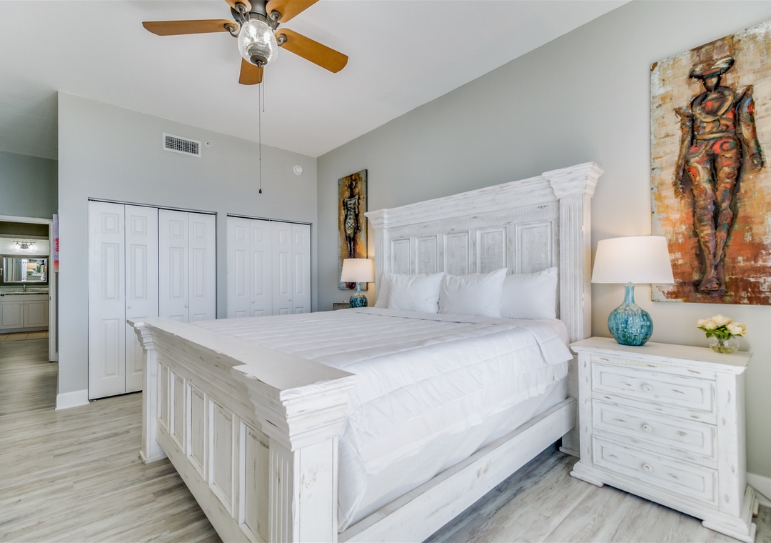 Windemere Resort 1508 Guest Bedroom With King Bed