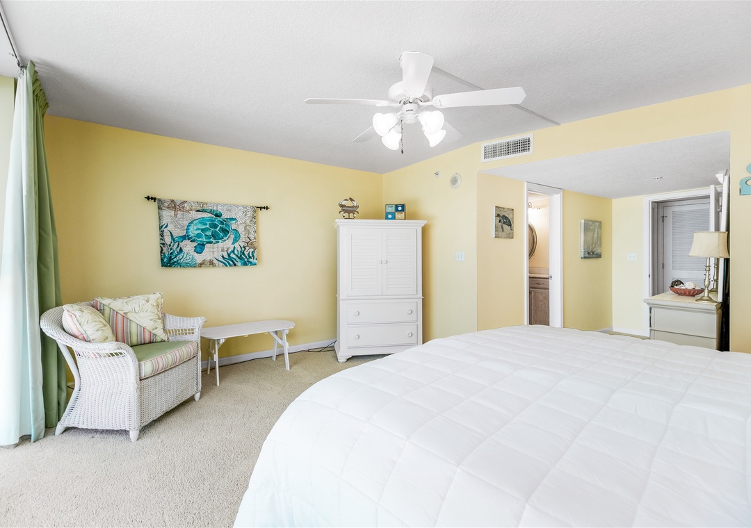 Perdido Towers 707 Master Bedroom with Attached Bathroom