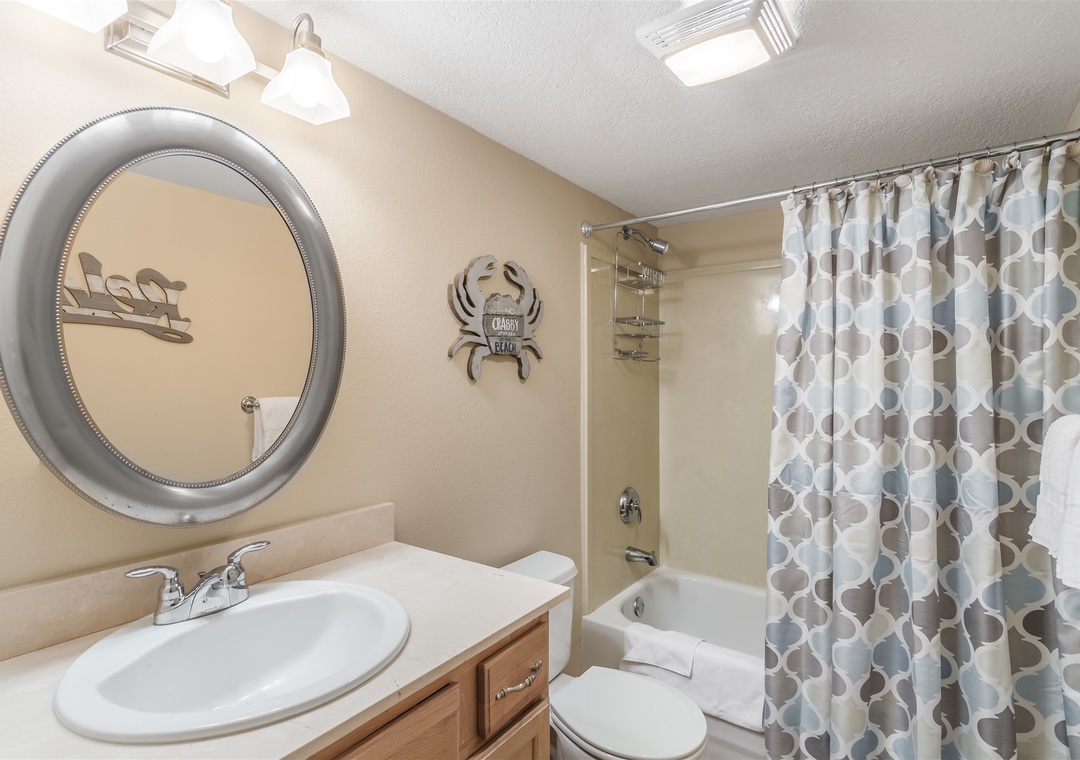 Perdido Towers 707 Guest Bathroom #1