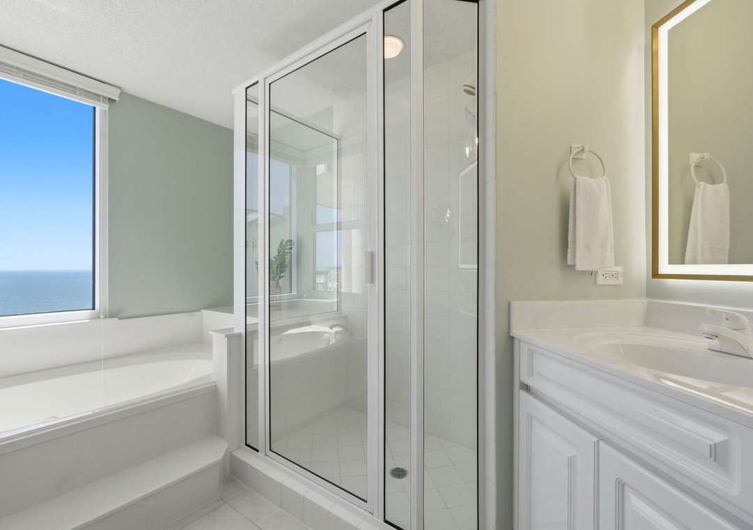 Beach Colony E13A- Bathroom 1 Separate Shower & Tub