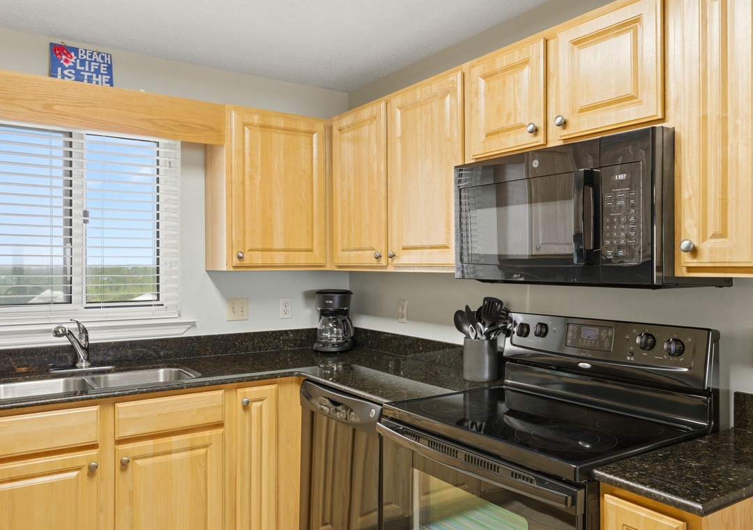Sandy Key 817- Kitchen
