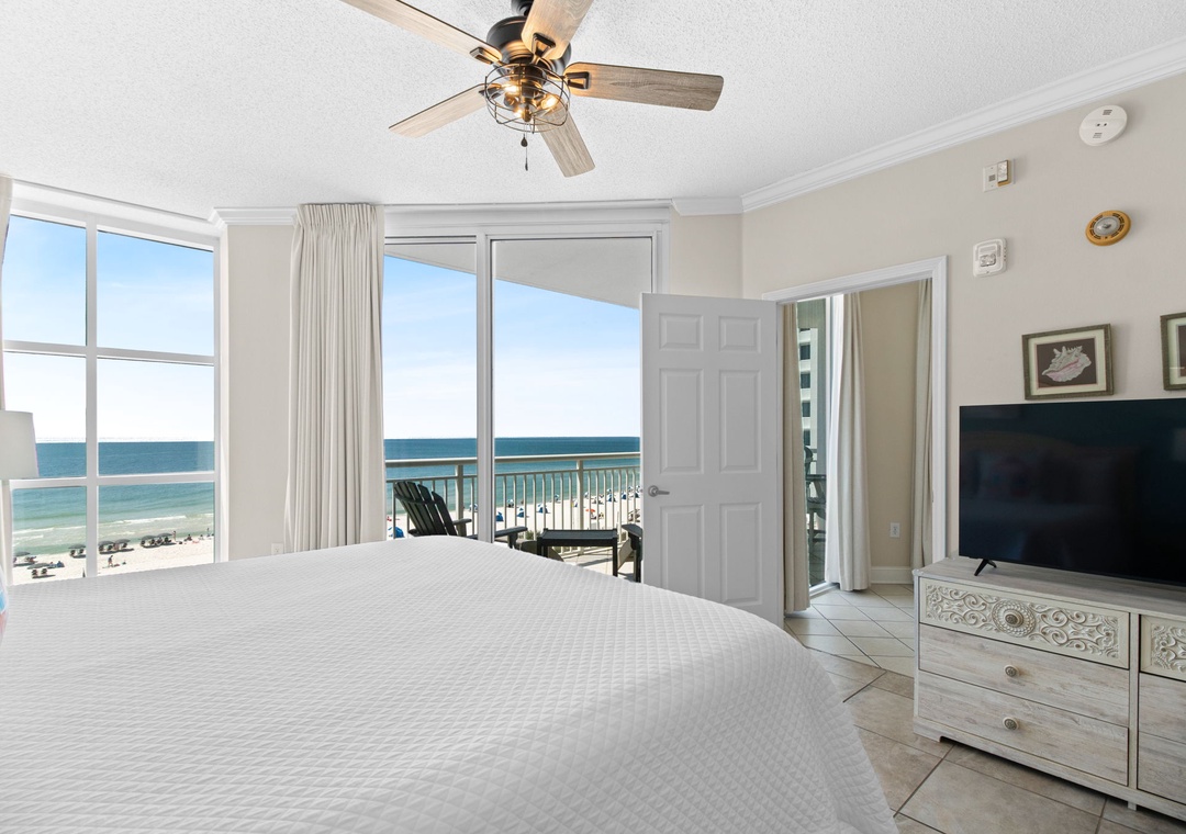 Palacio 404 Master Bedroom King Bed