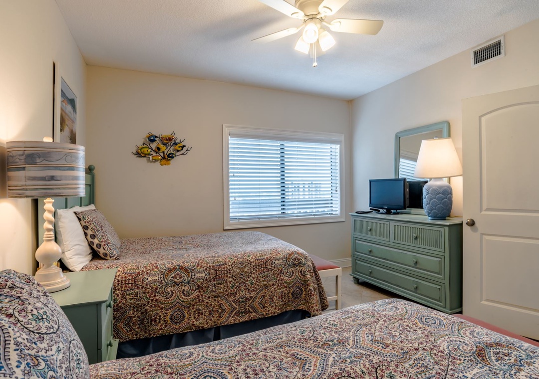 Shipwatch D803 Guest Bedroom #2