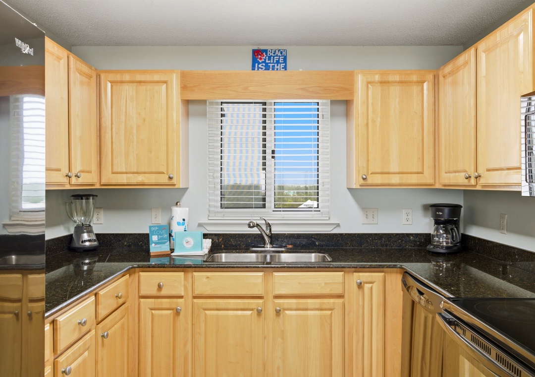 Sandy Key 817- Kitchen