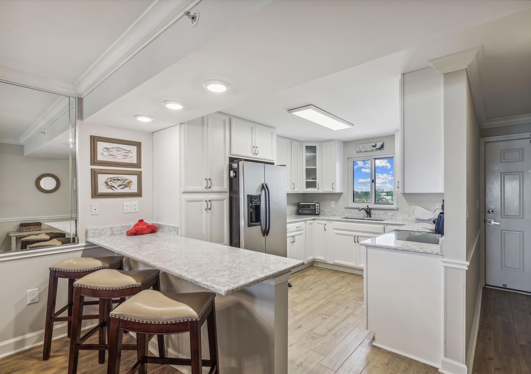 interiors-bar-Sandy Key 515 Kitchen Bar with Seating for 2